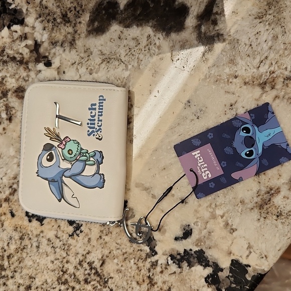 Disney Stitch wallet with letter T scrump NWT Primark Disney coin zip wallet - Picture 4 of 4